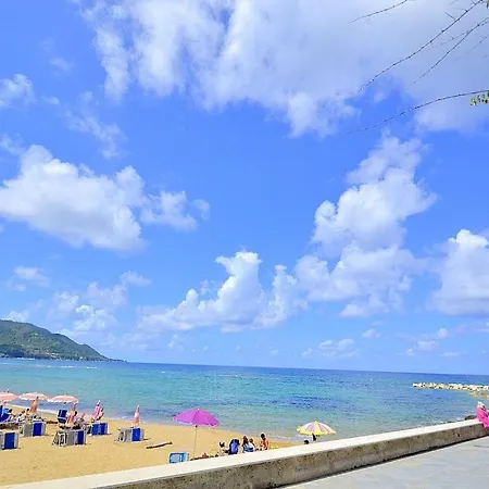 Apartament In Sleeps 4 With Air Con